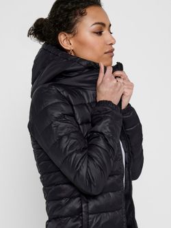 Chaqueta alcochada con capucha lisa Only Black