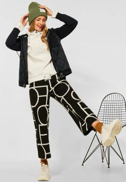 Chaqueta con capucha alcochada combinada Street One Black