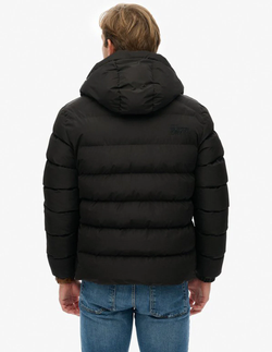 Chaqueta con capucha alcochada Superdry Black
