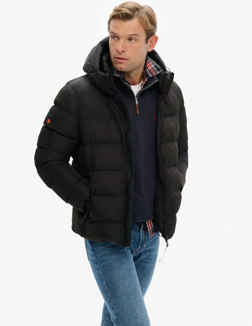 Chaqueta con capucha alcochada Superdry Black