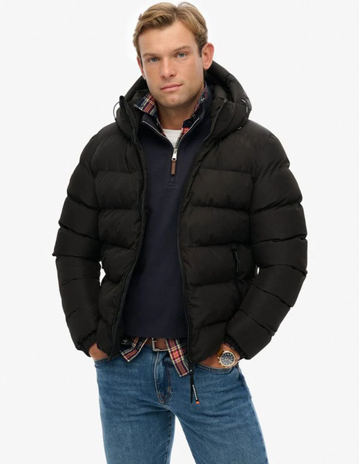 Chaqueta con capucha alcochada Superdry Black