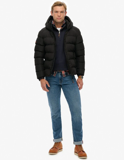 Chaqueta con capucha alcochada Superdry Black