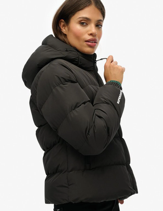 Chaqueta corta con capucha alcochada Superdry Black