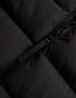 Chaqueta corta con capucha alcochada Superdry Black