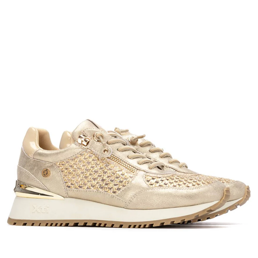 Deportivo de rejilla con cordones y de aspecto metalizado Xti Oro