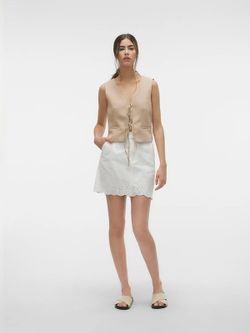 Falda corta con bordado floral Vero Moda Snow White