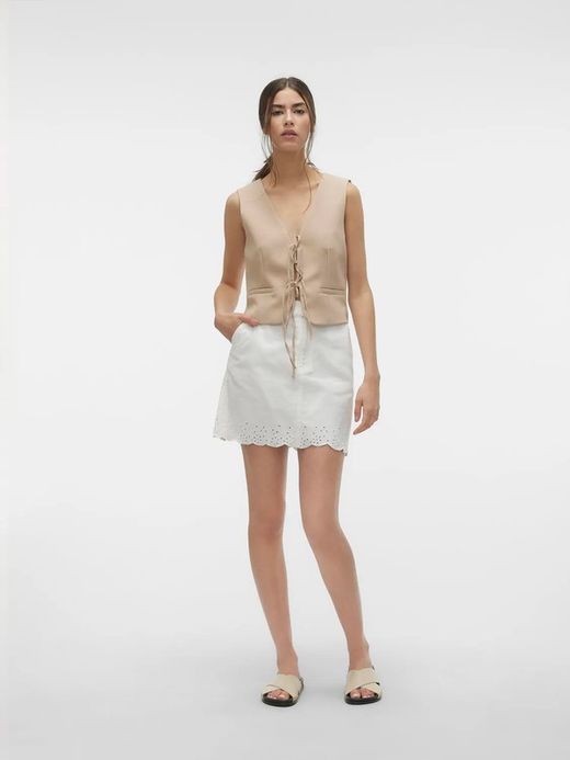 Falda corta con bordado floral Vero Moda Snow White