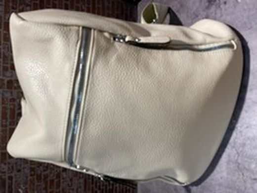Mochila básica de aspecto metalizado Varis Off White
