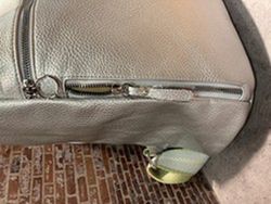 Mochila básica de aspecto metalizado Varis Silver