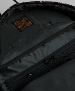 Mochila con estampado hojas tropicales Superdry Black