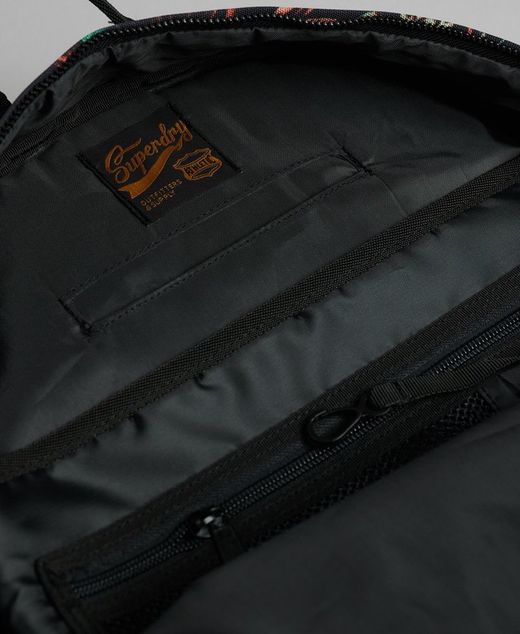 Mochila con estampado hojas tropicales Superdry Black
