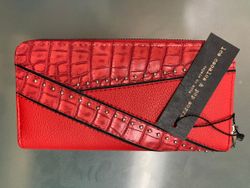 Monedero con detalle piel cocodrilo Varis Red