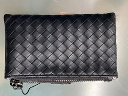 Monedero con detalle trenzado Varis Black