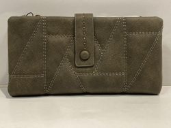 Monedero con repunteado triangulos Varis Chocolate