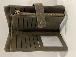 Monedero con repunteado triangulos Varis Chocolate