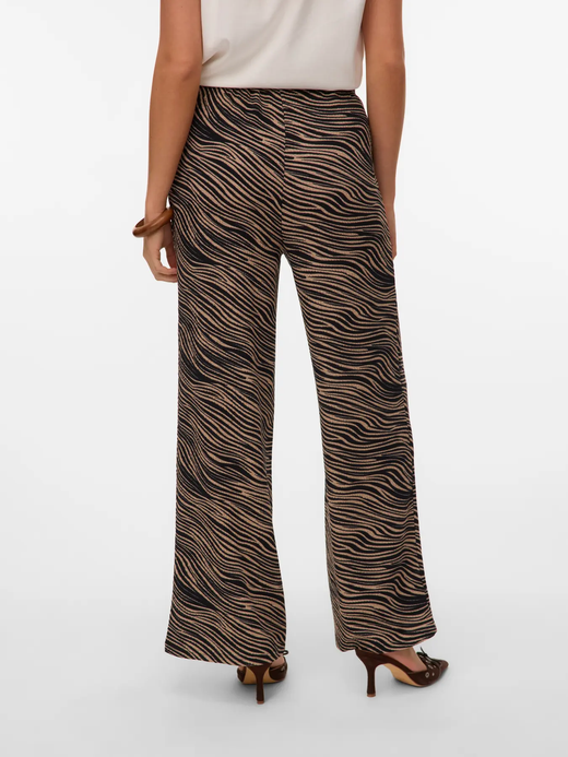 Pantalón ancho con estampado animal print Vero Moda Black