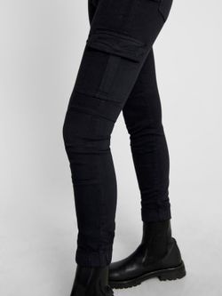 Calça militar com bolsos elásticos Só Preto