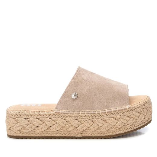 Sandalia con plataforma serraje Xti Beige
