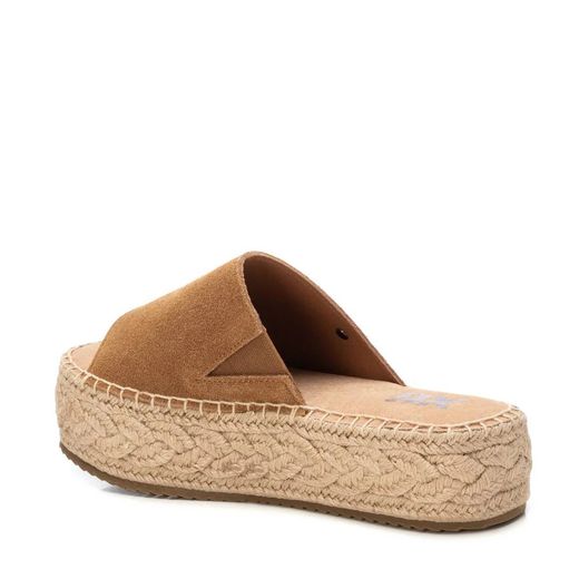 Sandalia con plataforma serraje Xti Camel