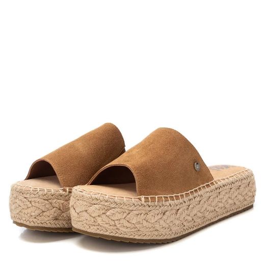 Sandalia con plataforma serraje Xti Camel