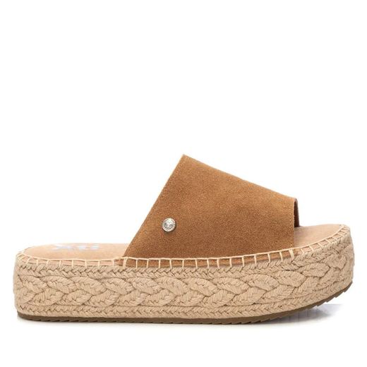 Sandalia con plataforma serraje Xti Camel