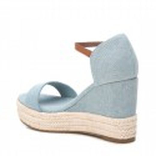 Sandalia de cuña de aspecto desgastado Xti Jeans