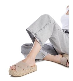 Sandalia de tiras con suela de esparto Xti Beige