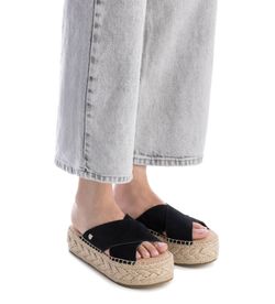 Sandalia de tiras con suela de esparto Xti Negro