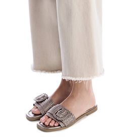 Sandalia plana con hebilla Xti Plomo