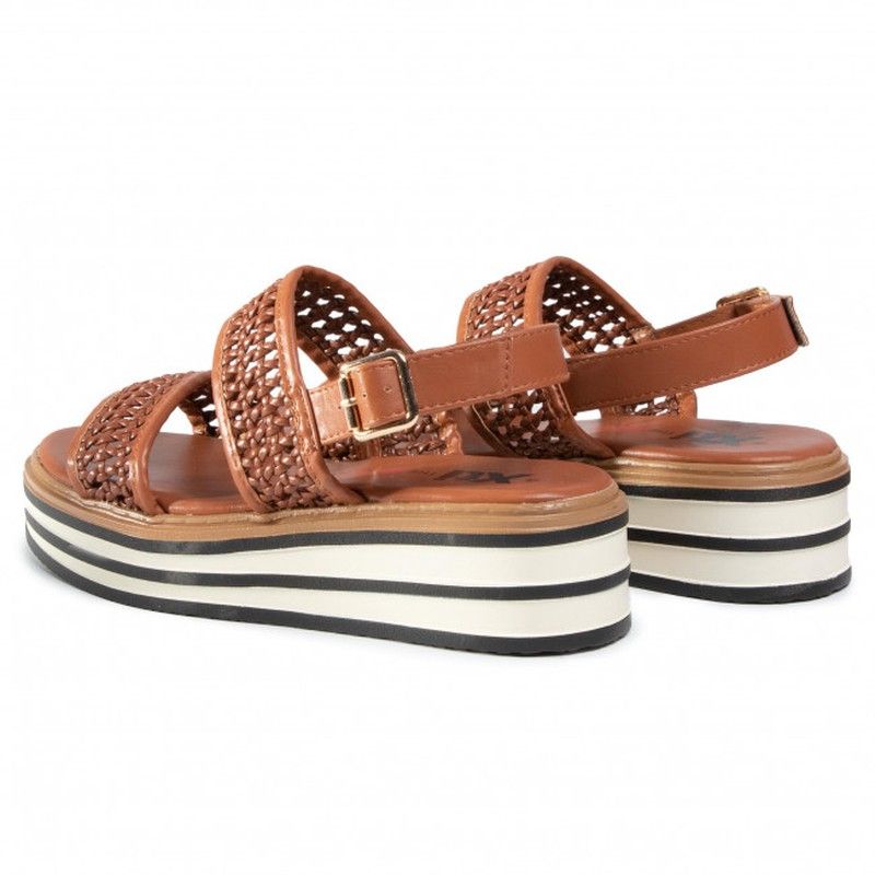 sandalia-plataforma-con-bandas-trenzadas-xti-camel-pep-serra-street-wear