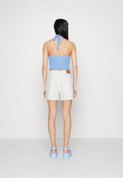 Shorts 5 bolsillos con bordados Only Cloud Dancer