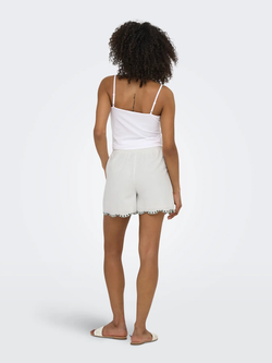 Shorts con goma y acabado con bordado Jdy Cloud Dancer