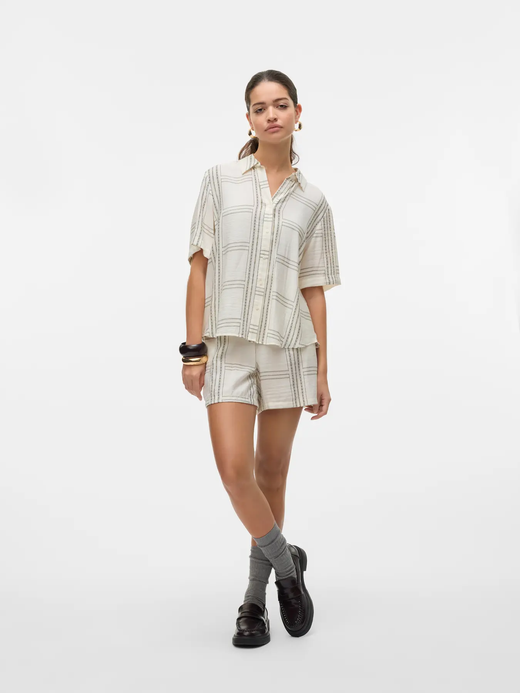 Shorts con goma y cordón cuadros grandes Vero Moda Cloud Dancer