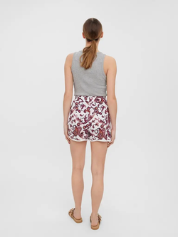 Shorts estampado con detalle calado Vero Moda Snow White