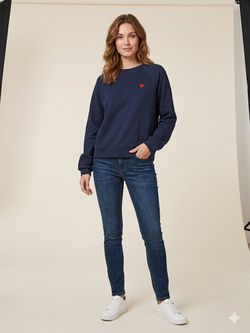 Sudadera de cuello redondo con detalle corazón Pieces Sky Captain