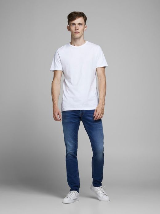 Stretchjeans mit 5 Taschen, getragen von Jack & Jones Blue Denim
