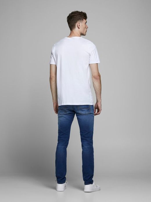 Stretchjeans mit 5 Taschen, getragen von Jack & Jones Blue Denim