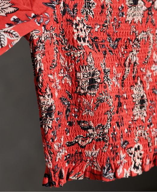 Top corto con estampado floral Superdry Red