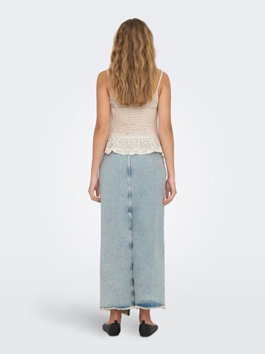 Top de punto corto de tirantes con volante Only Cloud Dancer