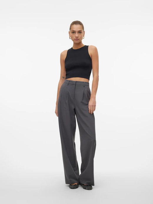 Top de punto corto Vero Moda Black