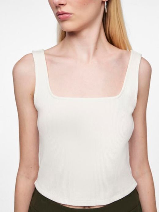 Top tirantes corto canalé Pieces Cloud Dancer