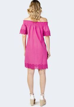 Vestido con calados palabra de honor Only Pink