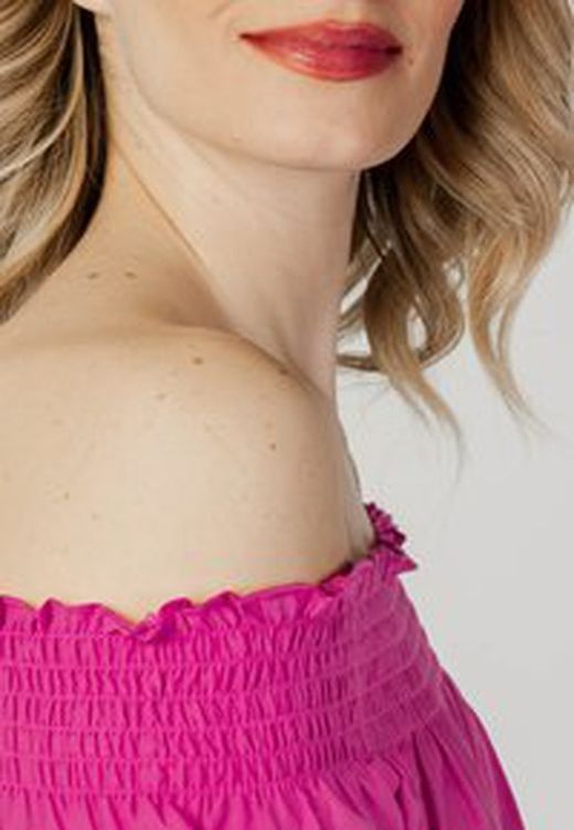 Vestido con calados palabra de honor Only Pink