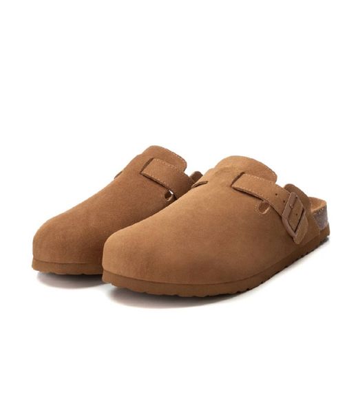 Zueco antelina con hebilla Xti Camel