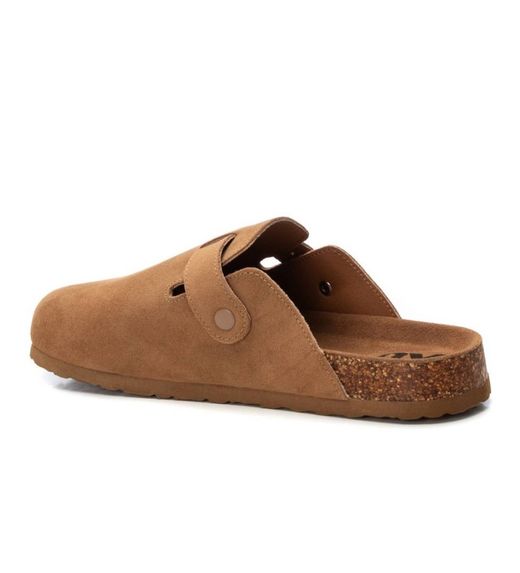 Zueco antelina con hebilla Xti Camel